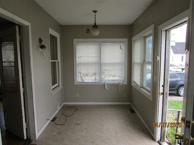 271 W Hardanger Gate, Lee, IL 60530 photo 5