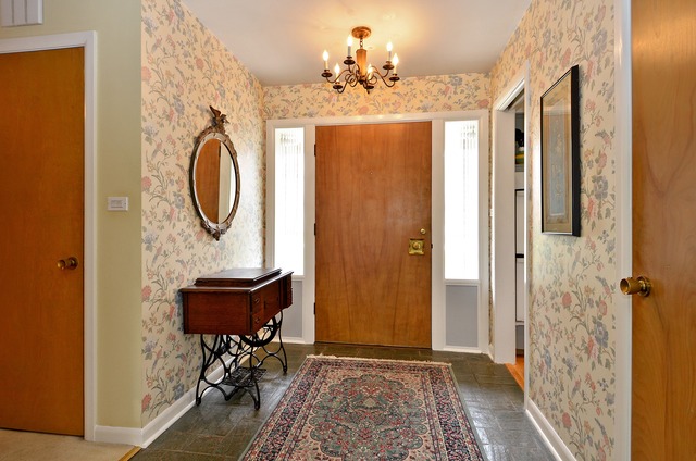 295 Sunset Dr, Winnetka, IL 60093 photo 2