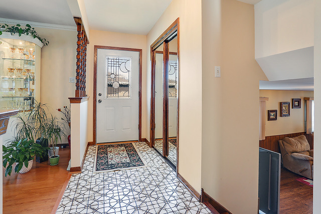 7940 W 75th St, Bridgeview, IL 60455 photo 5