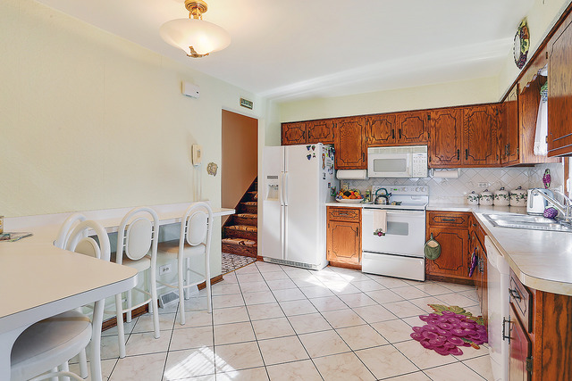 7940 W 75th St, Bridgeview, IL 60455 photo 9