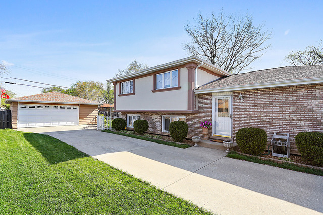 7940 W 75th St, Bridgeview, IL 60455 photo 1