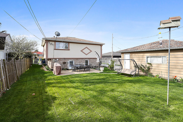 7940 W 75th St, Bridgeview, IL 60455 photo 4