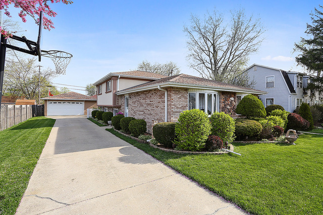 7940 W 75th St, Bridgeview, IL 60455 photo 2
