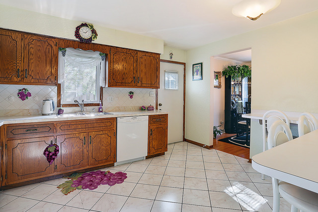7940 W 75th St, Bridgeview, IL 60455 photo 8
