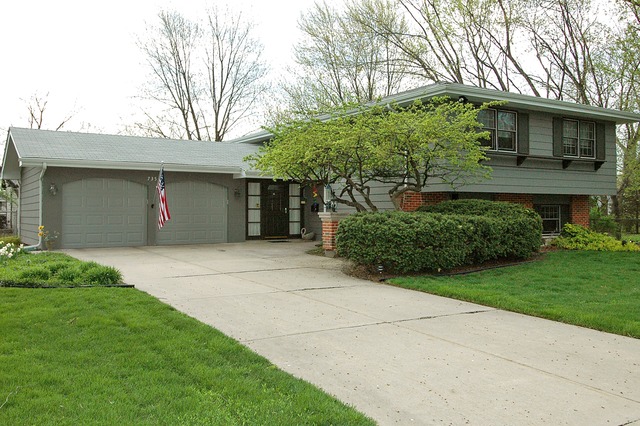 735 Alhambra Ln, Hoffman Estates, IL 60169 photo 1