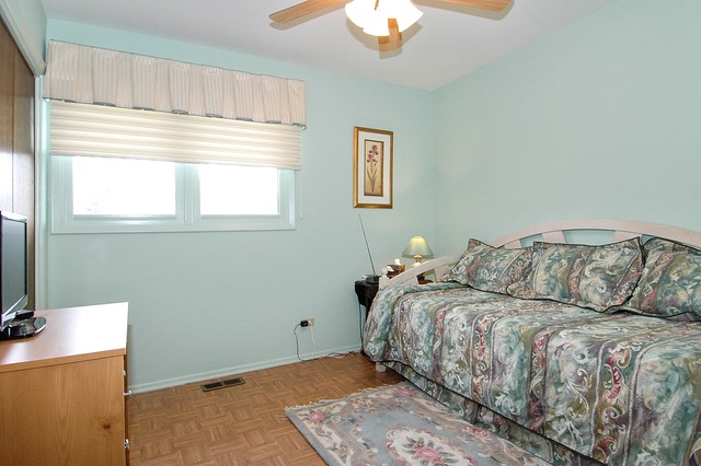 735 Alhambra Ln, Hoffman Estates, IL 60169 photo 10