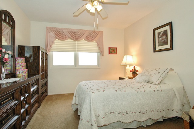 735 Alhambra Ln, Hoffman Estates, IL 60169 photo 9