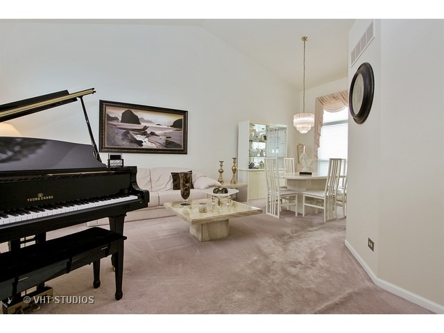 333 Sundance Dr, Bartlett, IL 60103 photo 3