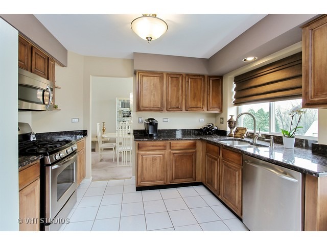 333 Sundance Dr, Bartlett, IL 60103 photo 4