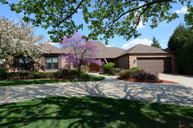 877 Braintree Ln, Bartlett, IL 60103 photo 1