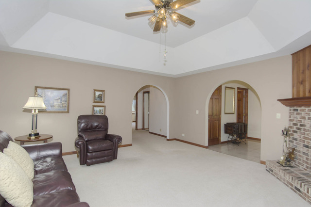 877 Braintree Ln, Bartlett, IL 60103 photo 10