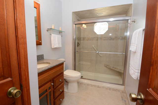 877 Braintree Ln, Bartlett, IL 60103 photo 12