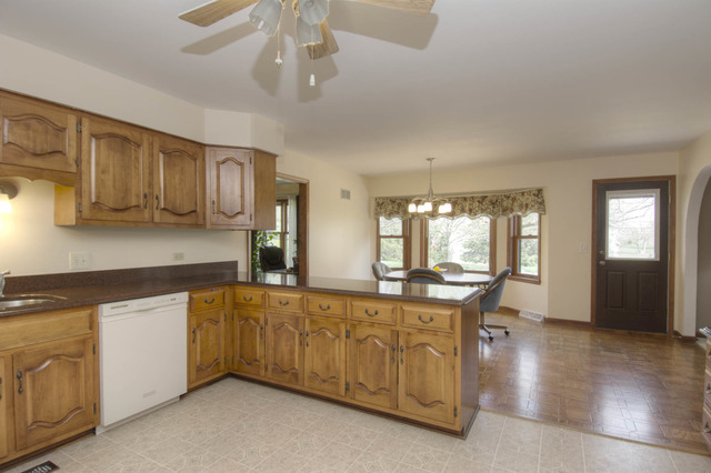 877 Braintree Ln, Bartlett, IL 60103 photo 7