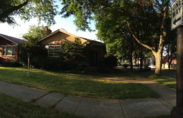 10701 S Lowe Ave, Chicago, IL 60628 photo 2
