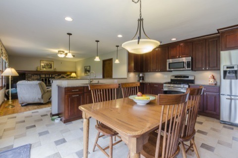 2043 Cromwell Dr, Wheaton, IL 60189 photo 4