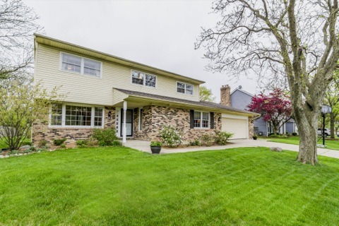 2043 Cromwell Dr, Wheaton, IL 60189 photo 1