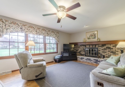 2043 Cromwell Dr, Wheaton, IL 60189 photo 8