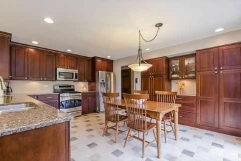 2043 Cromwell Dr, Wheaton, IL 60189 photo 6