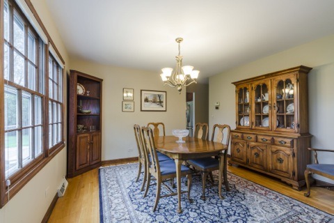 2043 Cromwell Dr, Wheaton, IL 60189 photo 3