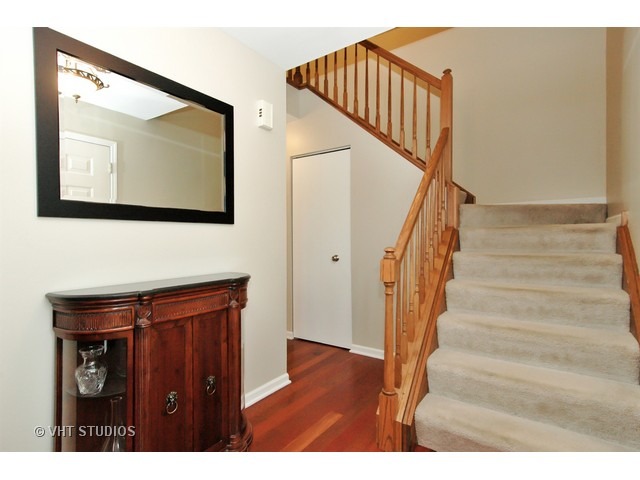 1160 Spring Creek Rd, Elgin, IL 60120 photo 2