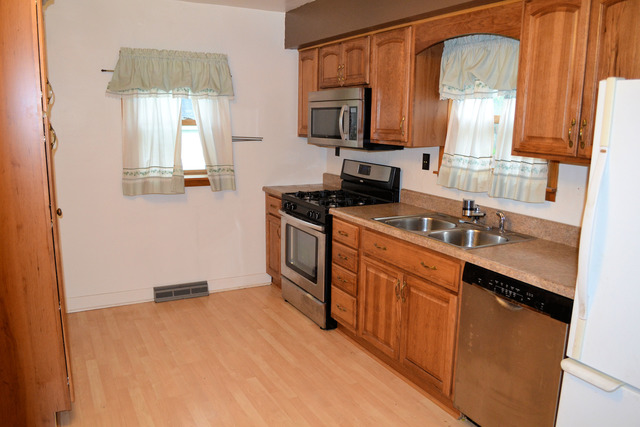 3340 N Schultz Dr, Lansing, IL 60438 photo 7