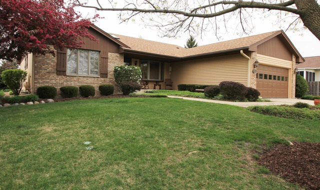 1208 Lynnfield Ln, Bartlett, IL 60103 photo 1