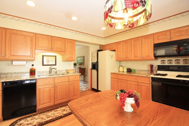 1208 Lynnfield Ln, Bartlett, IL 60103 photo 9