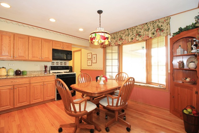 1208 Lynnfield Ln, Bartlett, IL 60103 photo 6