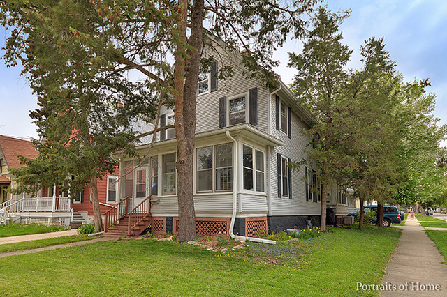 329 Spruce St, Aurora, IL 60506 photo 1
