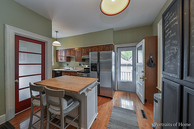 329 Spruce St, Aurora, IL 60506 photo 5