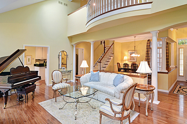9 E Old Mill Ln, Burr Ridge, IL 60527 photo 4