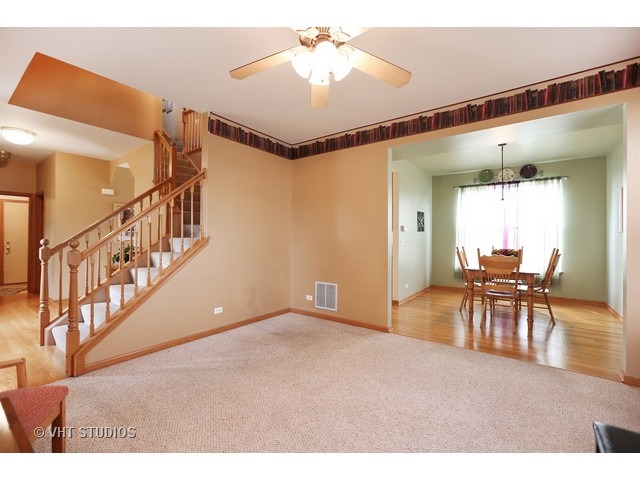11644 S Decathalon Ln, Plainfield, IL 60585 photo 2