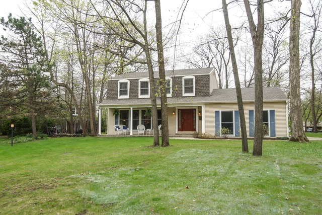 1 Wildwood Rd, Rolling Meadows, IL 60008 photo 1