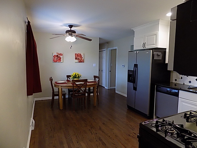 834 N School St, Addison, IL 60101 photo 9