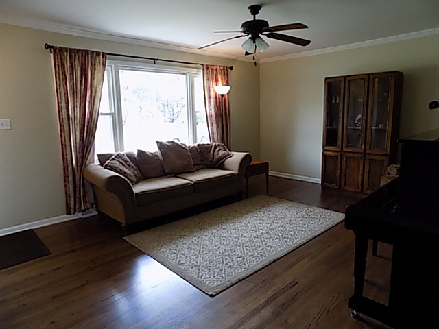 834 N School St, Addison, IL 60101 photo 4