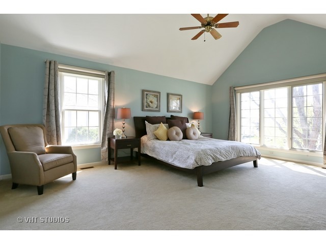 381 Brighton Dr, Wheaton, IL 60189 photo 13
