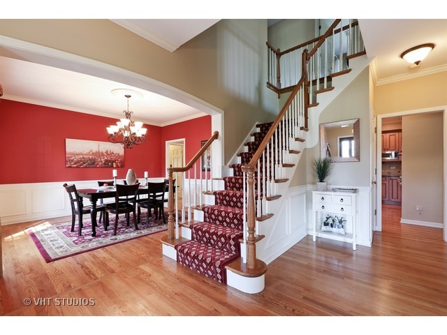 381 Brighton Dr, Wheaton, IL 60189 photo 4
