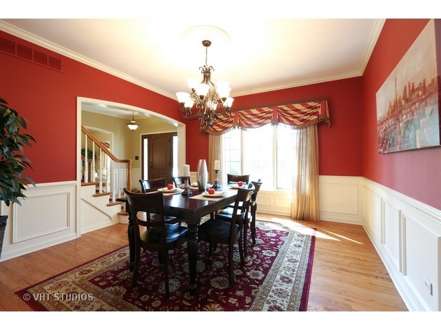 381 Brighton Dr, Wheaton, IL 60189 photo 8