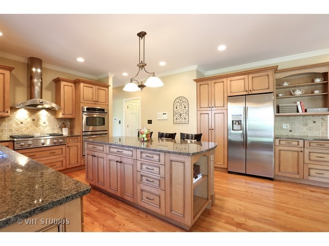 381 Brighton Dr, Wheaton, IL 60189 photo 6