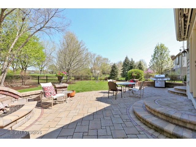 381 Brighton Dr, Wheaton, IL 60189 photo 22