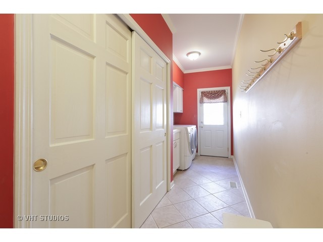 381 Brighton Dr, Wheaton, IL 60189 photo 21