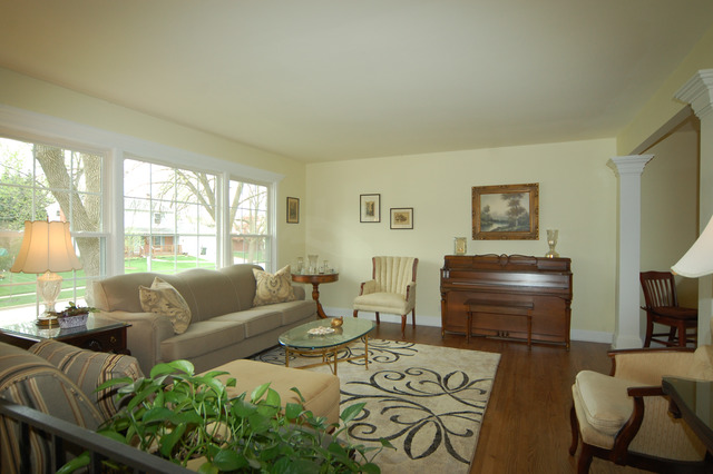 4570 Lincoln Ave, Rolling Meadows, IL 60008 photo 2