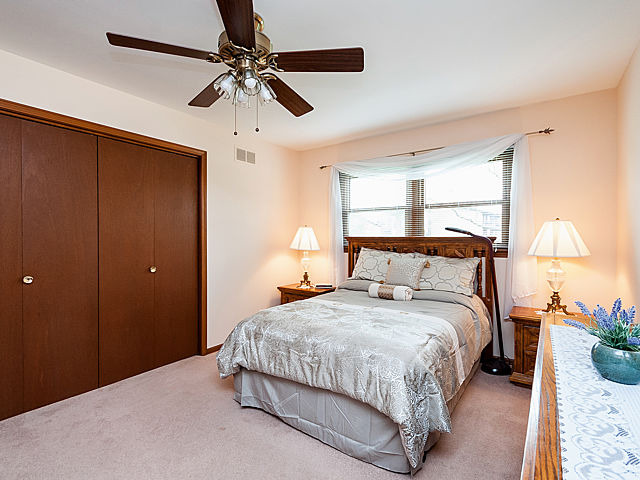 7622 Cherry Tree Ln, Willowbrook, IL 60527 photo 19