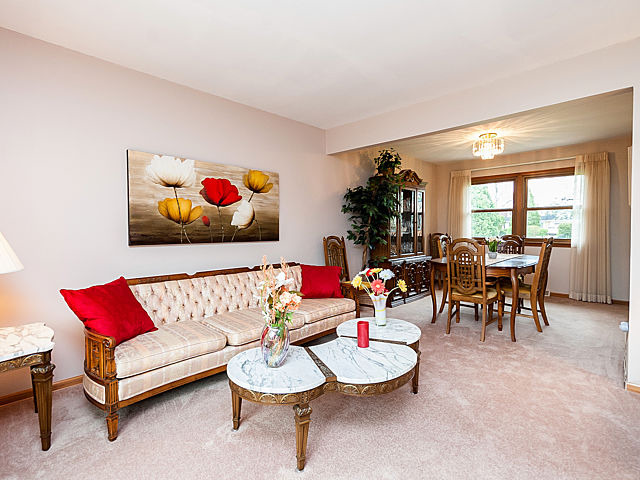 7622 Cherry Tree Ln, Willowbrook, IL 60527 photo 11