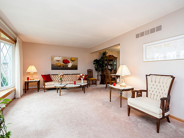 7622 Cherry Tree Ln, Willowbrook, IL 60527 photo 9