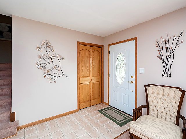 7622 Cherry Tree Ln, Willowbrook, IL 60527 photo 5