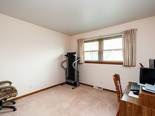 7622 Cherry Tree Ln, Willowbrook, IL 60527 photo 20