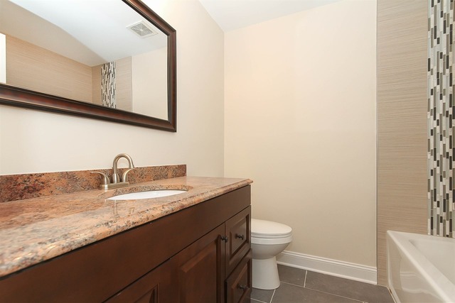1352 Beacon Ln, Bartlett, IL 60103 photo 18