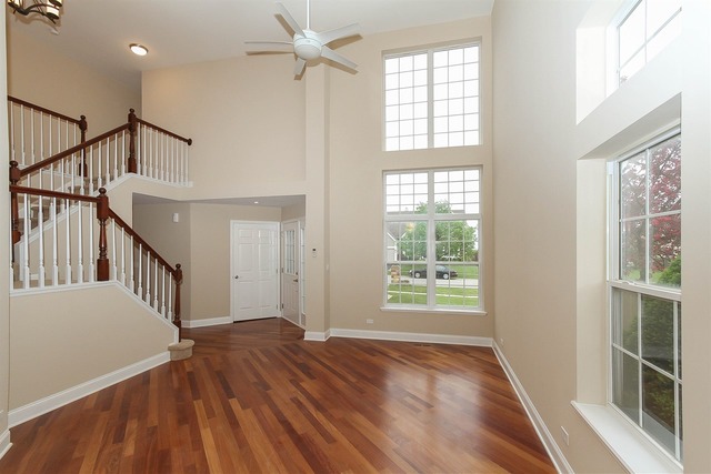1352 Beacon Ln, Bartlett, IL 60103 photo 4