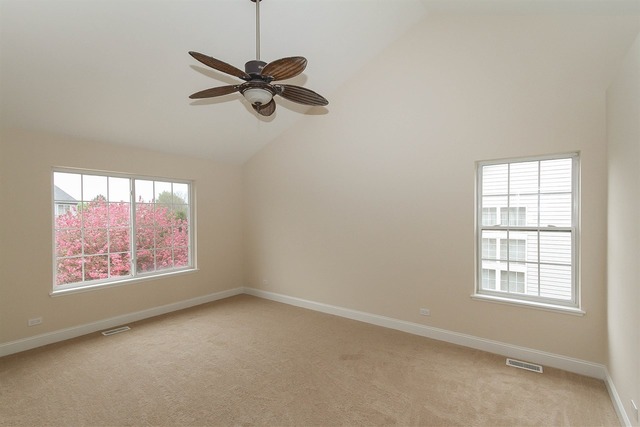 1352 Beacon Ln, Bartlett, IL 60103 photo 14